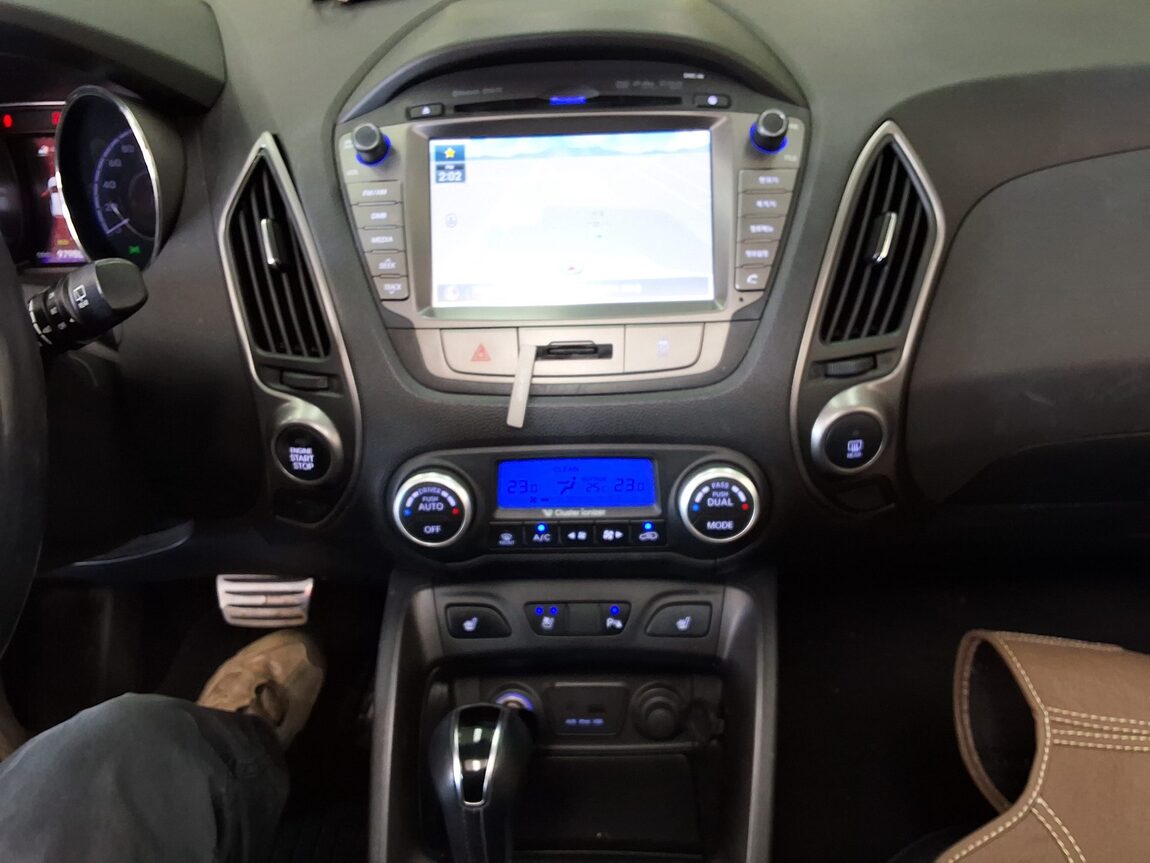 HYUNDAI NEW TUCSON ix DIESEL R2.0 2WD PREMIUM 2014 - zdjęcie 24