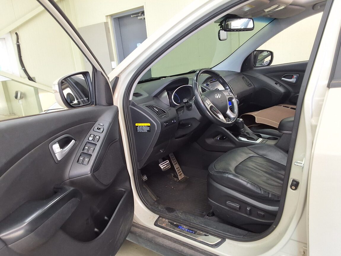 HYUNDAI NEW TUCSON ix DIESEL R2.0 2WD PREMIUM 2014 - zdjęcie 11