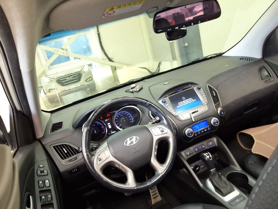 HYUNDAI NEW TUCSON ix DIESEL R2.0 2WD PREMIUM 2014 - zdjęcie 12