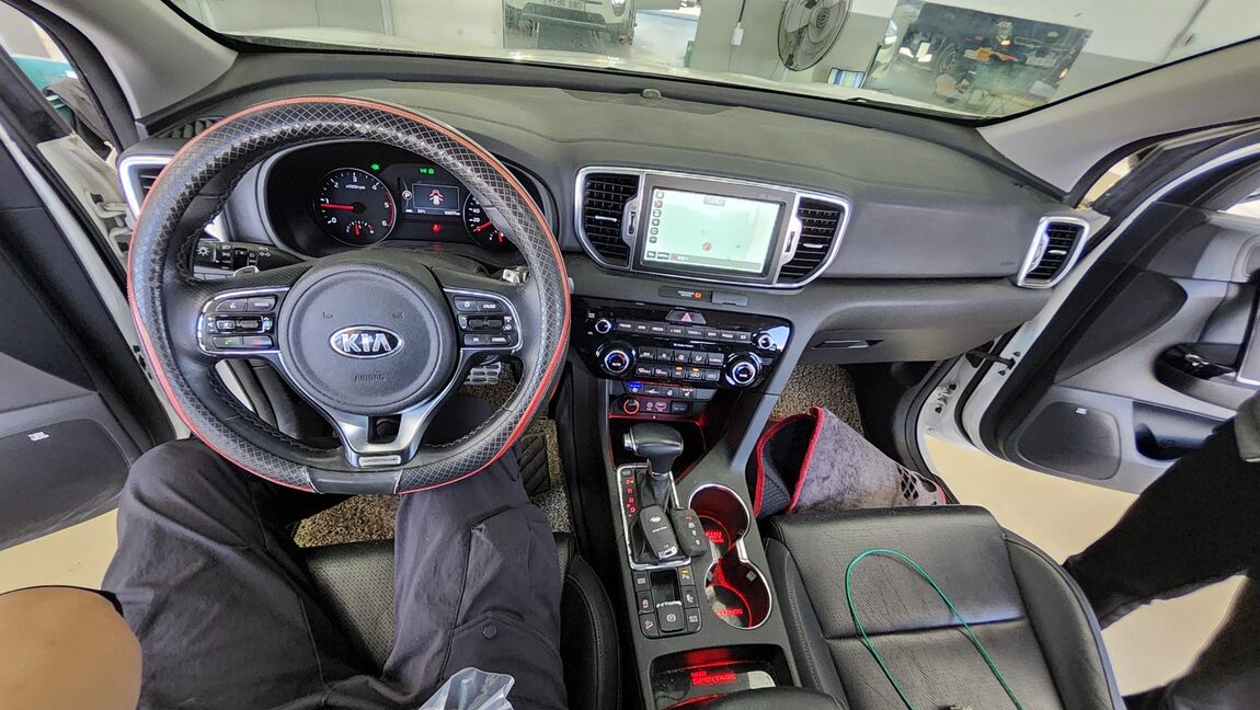 KIA NEW SPORTAGE R2.0 2WD NOBLESSE SPECIAL 2016 - zdjęcie 20