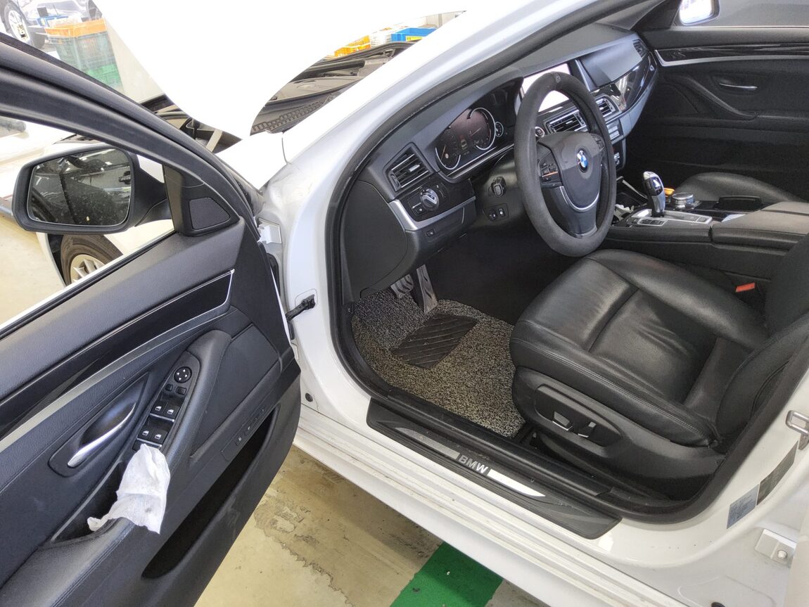 BMW 5 SERIES (6TH GEN) 520d 2015 - zdjęcie 10