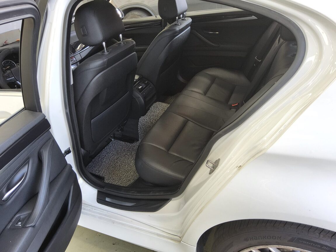 BMW 5 SERIES (6TH GEN) 520d 2015 - zdjęcie 12