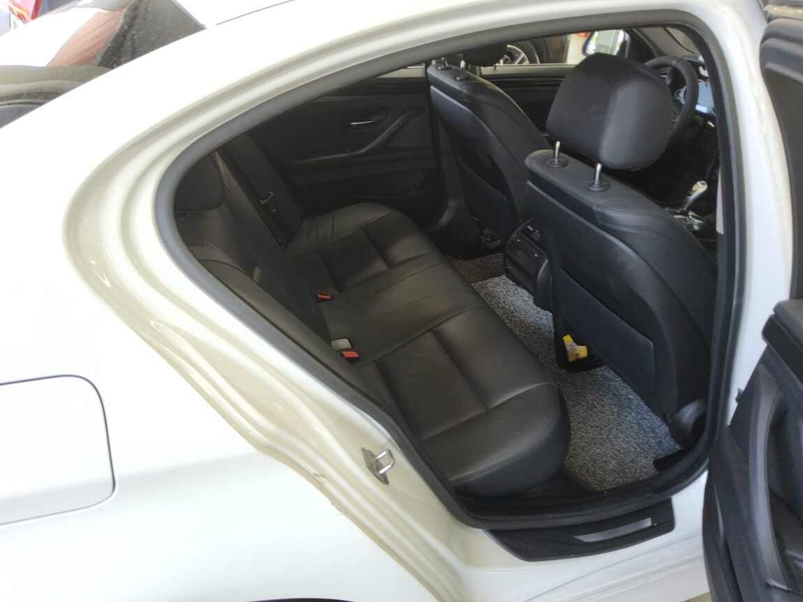 BMW 5 SERIES (6TH GEN) 520d 2015 - zdjęcie 13