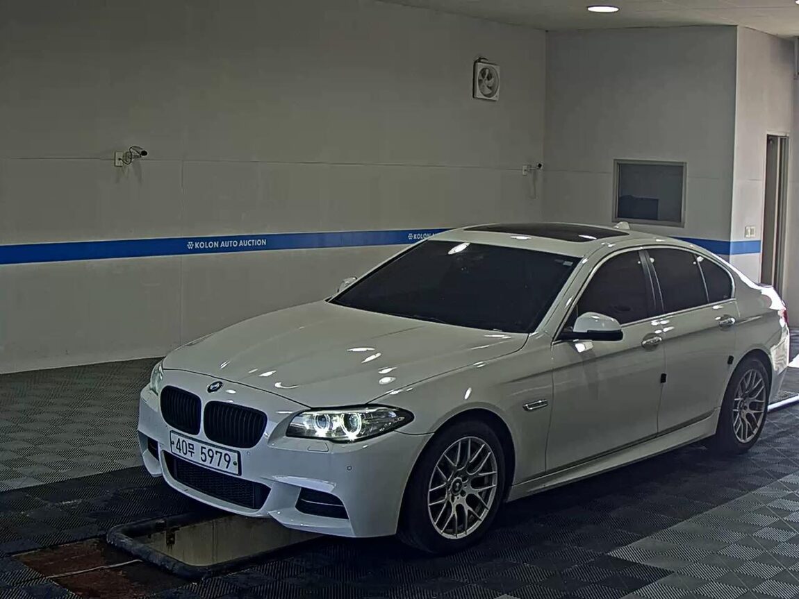BMW 5 SERIES (6TH GEN) 520d 2015 - zdjęcie 2