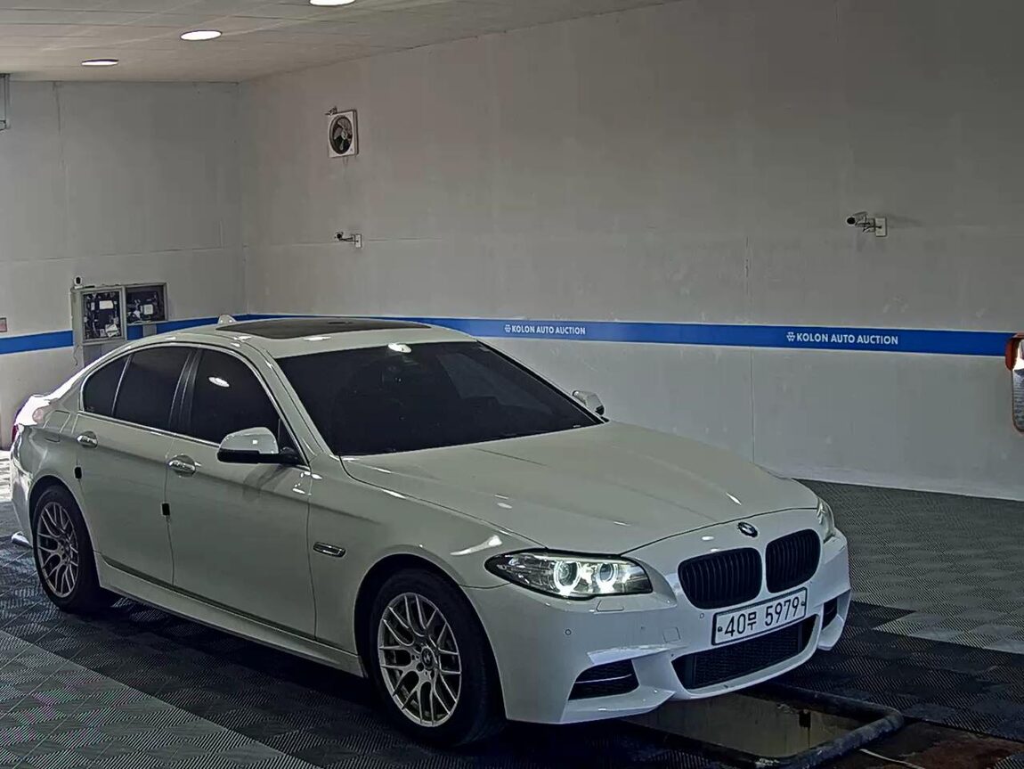 BMW 5 SERIES (6TH GEN) 520d 2015 - zdjęcie 3
