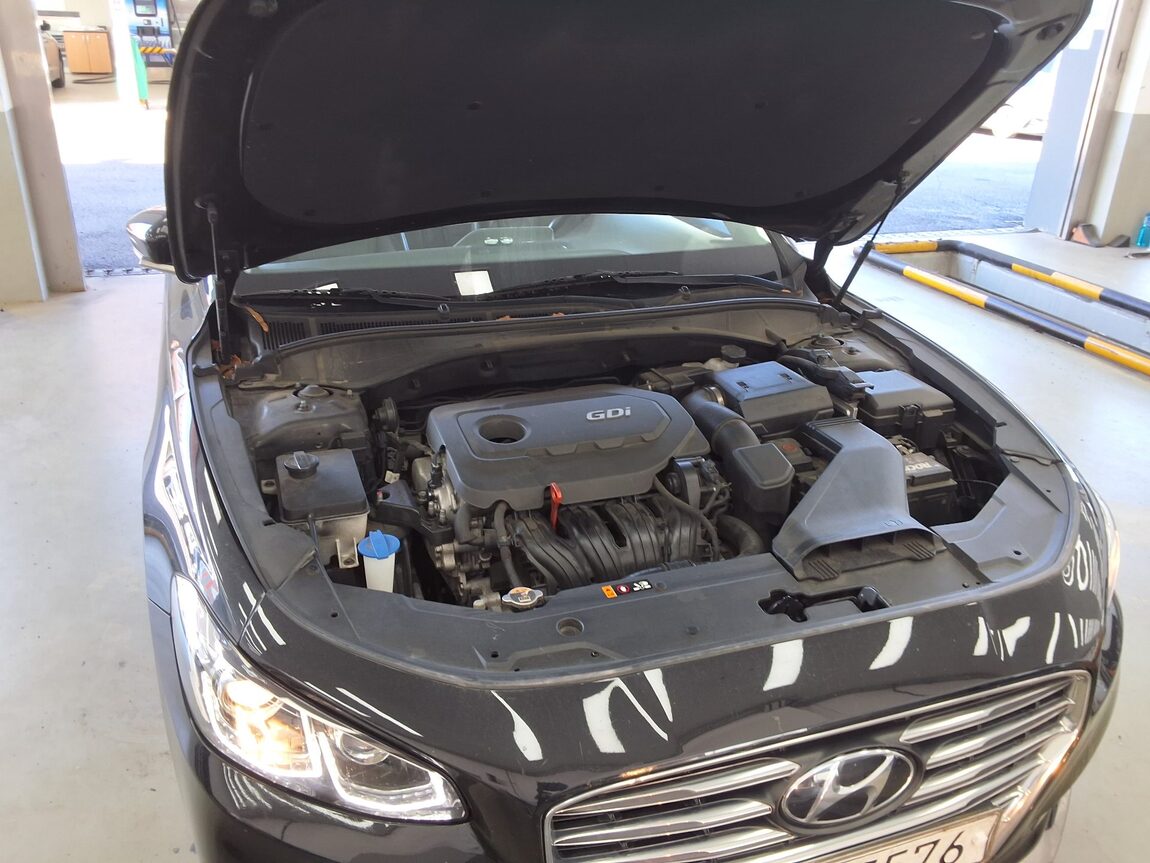 HYUNDAI GRANDEUR IG 2.4 GDi PREMIUM SPECIAL 2018 - zdjęcie 18