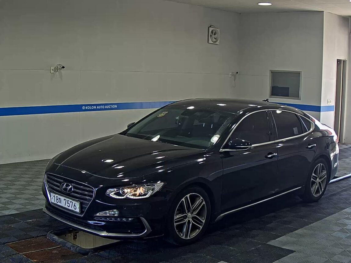 HYUNDAI GRANDEUR IG 2.4 GDi PREMIUM SPECIAL 2018 - zdjęcie 2