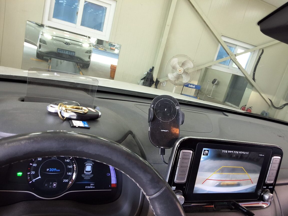 HYUNDAI KONA ELECTRIC EV PREMIUM 2019 - zdjęcie 25