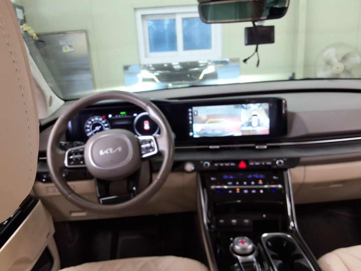 KIA NEW CARNIVAL (KA4) HI-LIMOUSINE SPECIAL BODY LM 2023 - zdjęcie 12