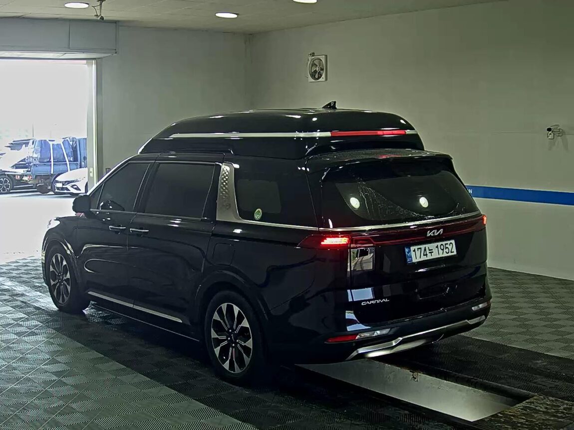 KIA NEW CARNIVAL (KA4) HI-LIMOUSINE SPECIAL BODY LM 2023 - zdjęcie 6