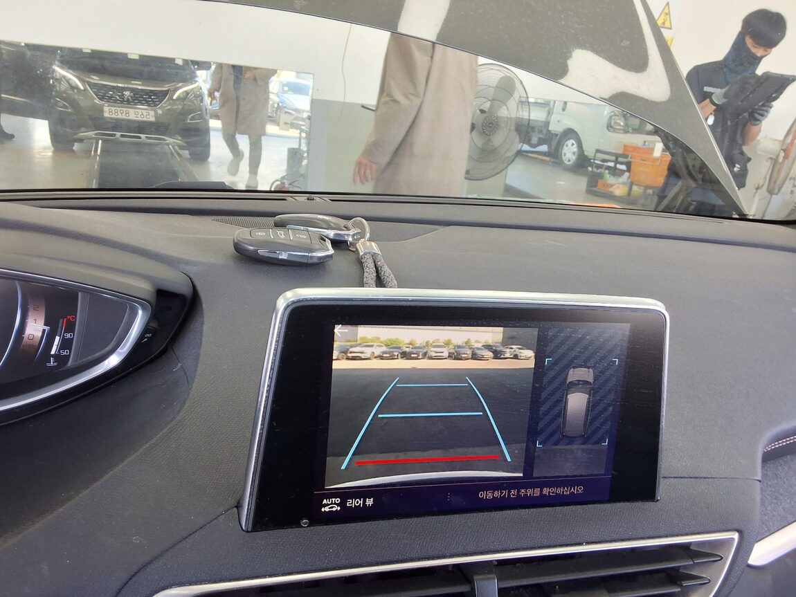 PEUGEOT 3008 (2ND GEN) 1.6 BlueHDi GT LINE 2018 - zdjęcie 17