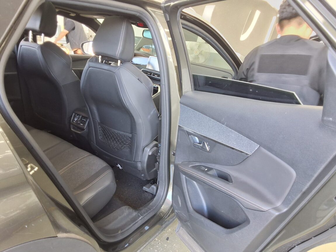 PEUGEOT 3008 (2ND GEN) 1.6 BlueHDi GT LINE 2018 - zdjęcie 13
