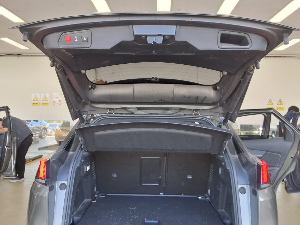 PEUGEOT 3008 (2ND GEN) 1.6 BlueHDi GT LINE 2018 - zdjęcie 15