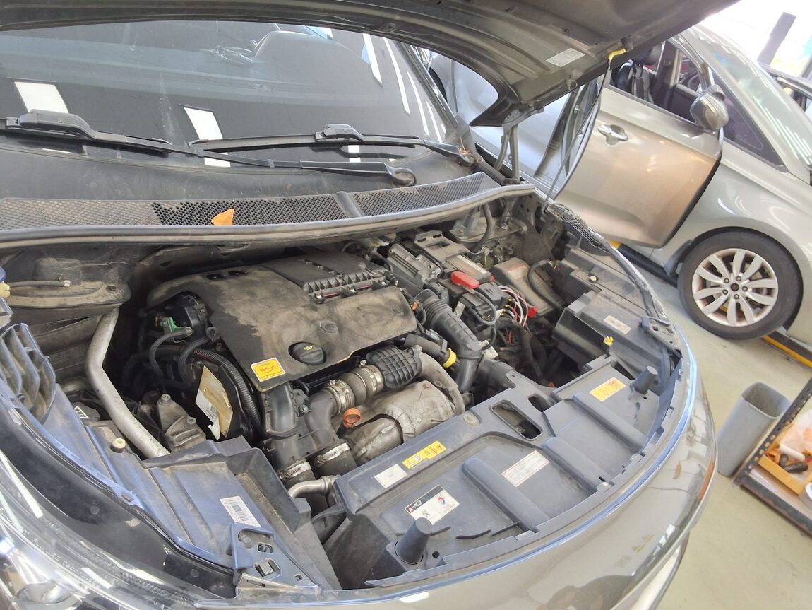 PEUGEOT 3008 (2ND GEN) 1.6 BlueHDi GT LINE 2018 - zdjęcie 19