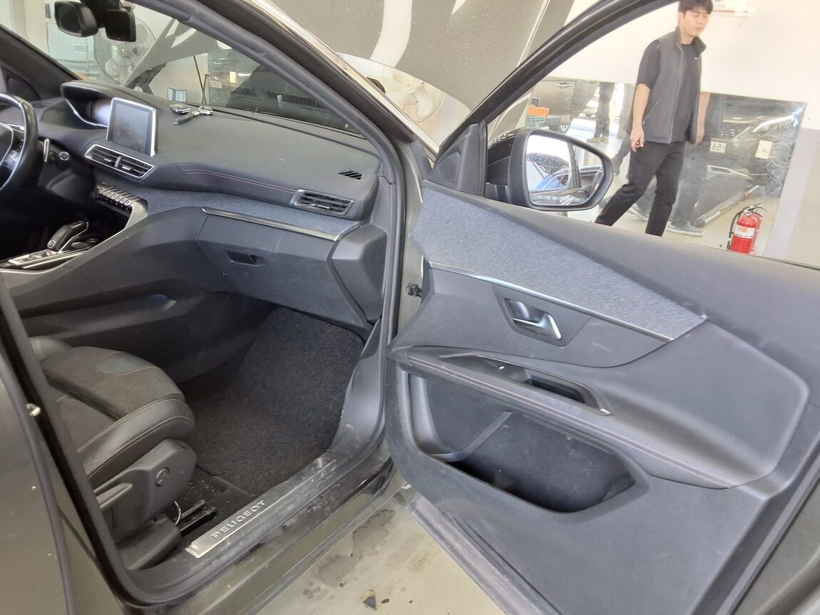 PEUGEOT 3008 (2ND GEN) 1.6 BlueHDi GT LINE 2018 - zdjęcie 14