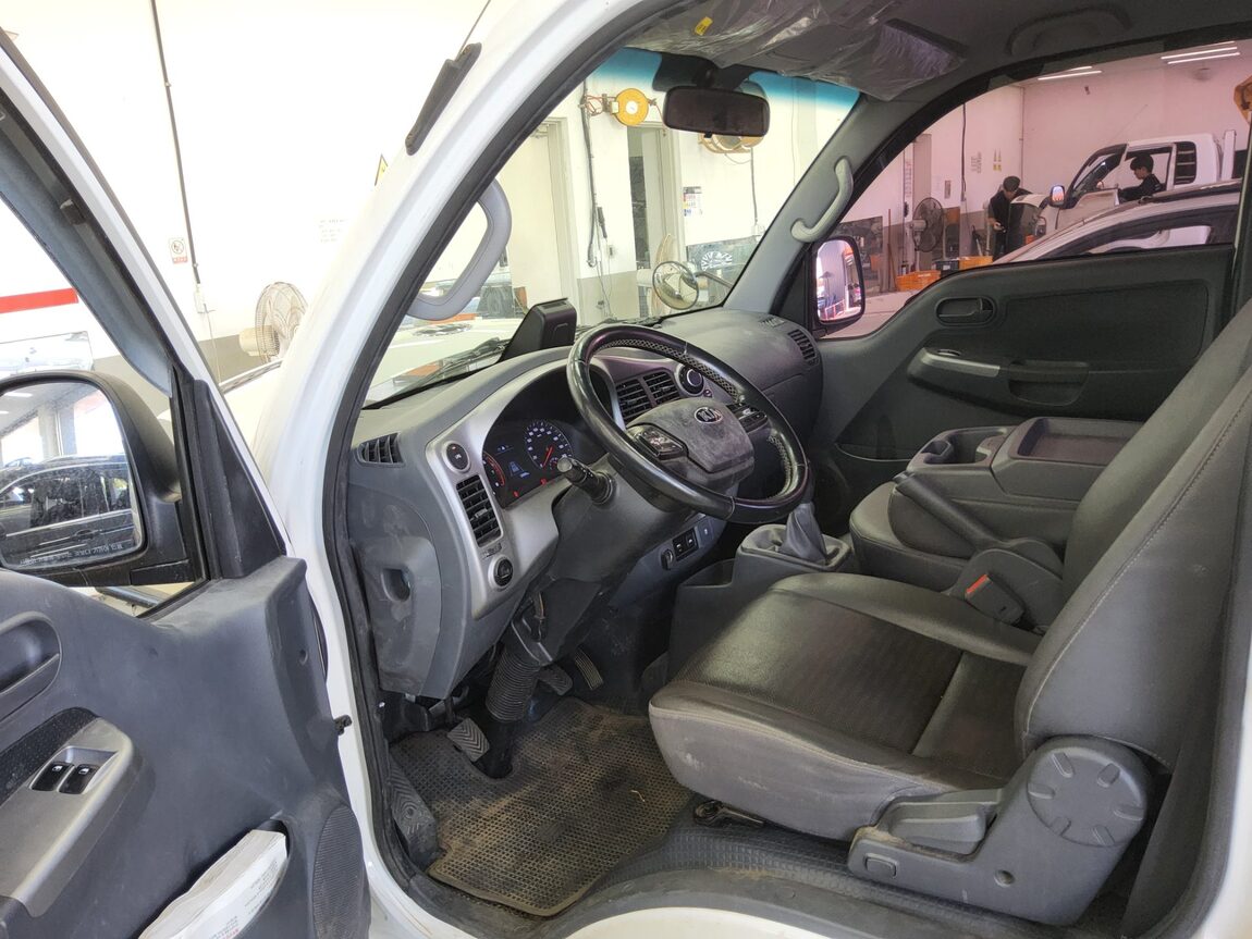 KIA THE NEW BONGO III CARGO 1 TON LPG KING CAB EXTRA LONG WHEELBASE GL 2022 - zdjęcie 10