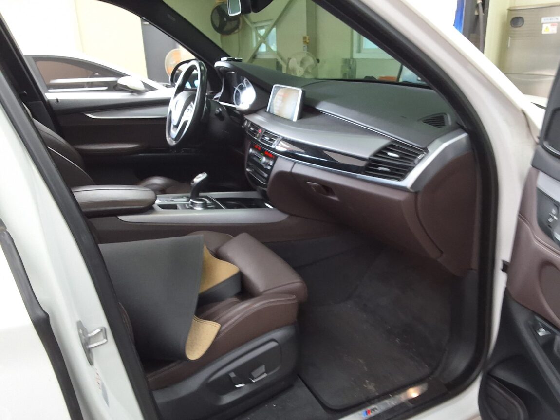 BMW X5 (3RD GEN) 30d xDRIVE M SPORT 2018 - zdjęcie 15
