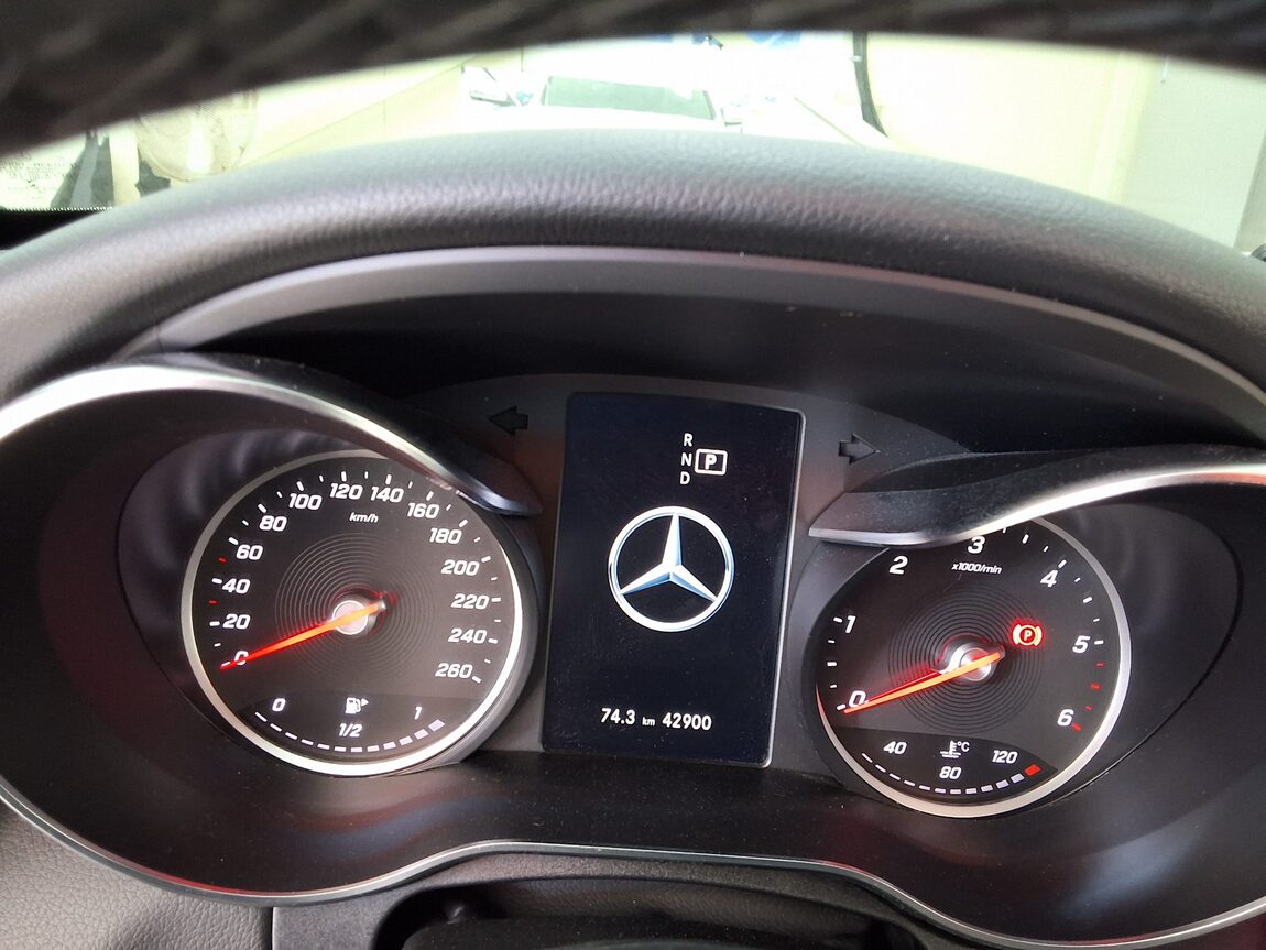 MERCEDES-BENZ C-CLASS (4TH GEN) C220 d 4MATIC AVANTGARDE 2020 - zdjęcie 10