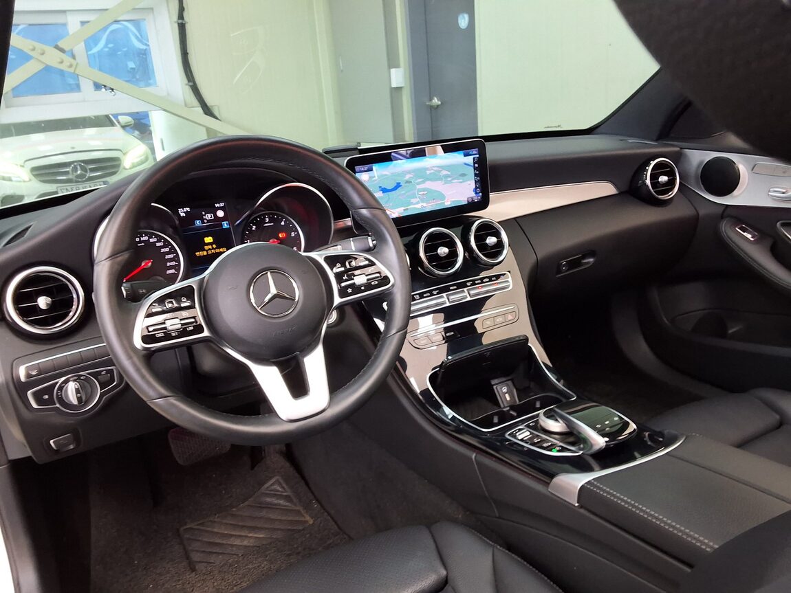 MERCEDES-BENZ C-CLASS (4TH GEN) C220 d 4MATIC AVANTGARDE 2020 - zdjęcie 12