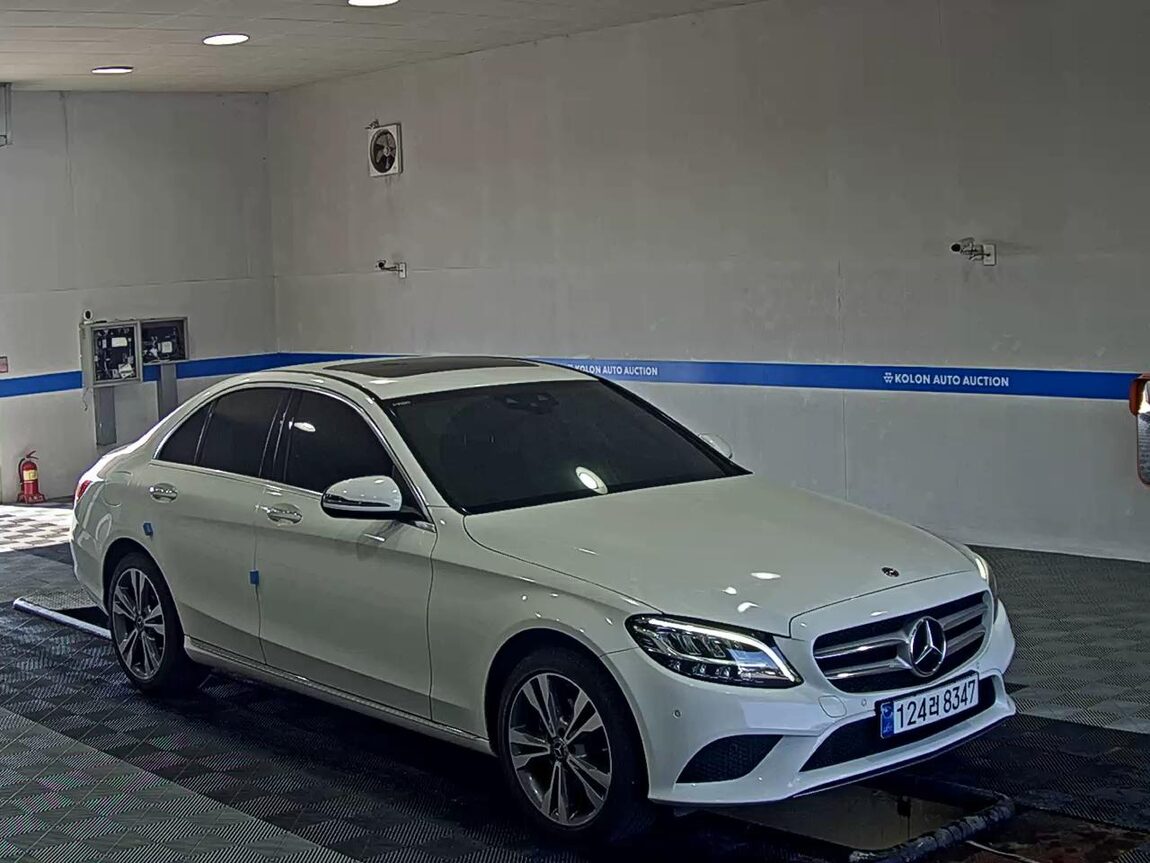 MERCEDES-BENZ C-CLASS (4TH GEN) C220 d 4MATIC AVANTGARDE 2020 - zdjęcie 3