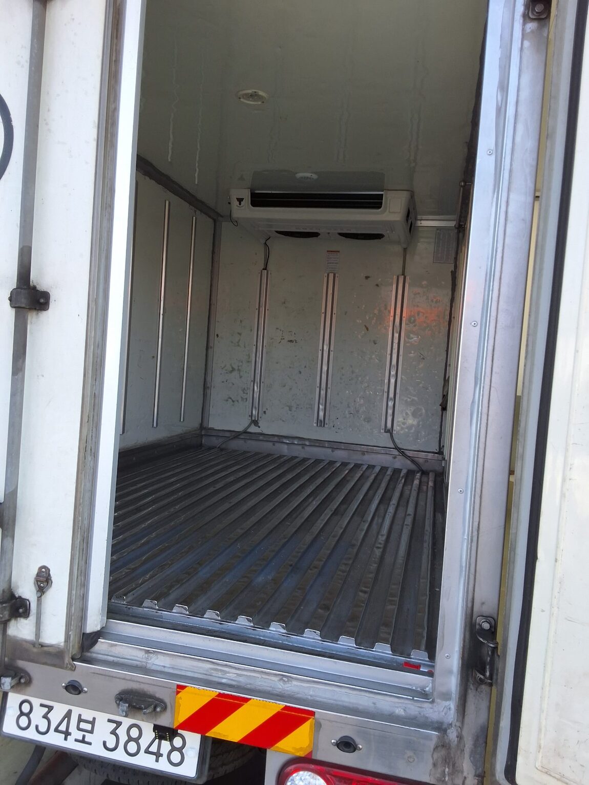 HYUNDAI PORTER II HIGH-ROOF FREEZER BOX TRUCK SUPER CAB TWIN COMPRESSOR 2016 - zdjęcie 13