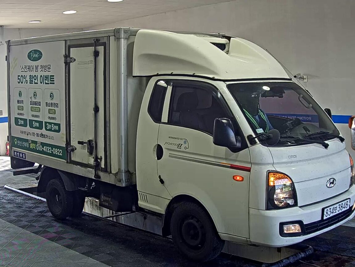 HYUNDAI PORTER II HIGH-ROOF FREEZER BOX TRUCK SUPER CAB TWIN COMPRESSOR 2016 - zdjęcie 3