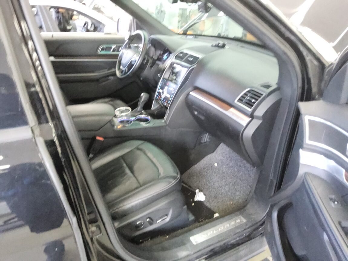 FORD EXPLORER (5TH GEN) 2.3 AWD LIMITED 2016 - zdjęcie 14