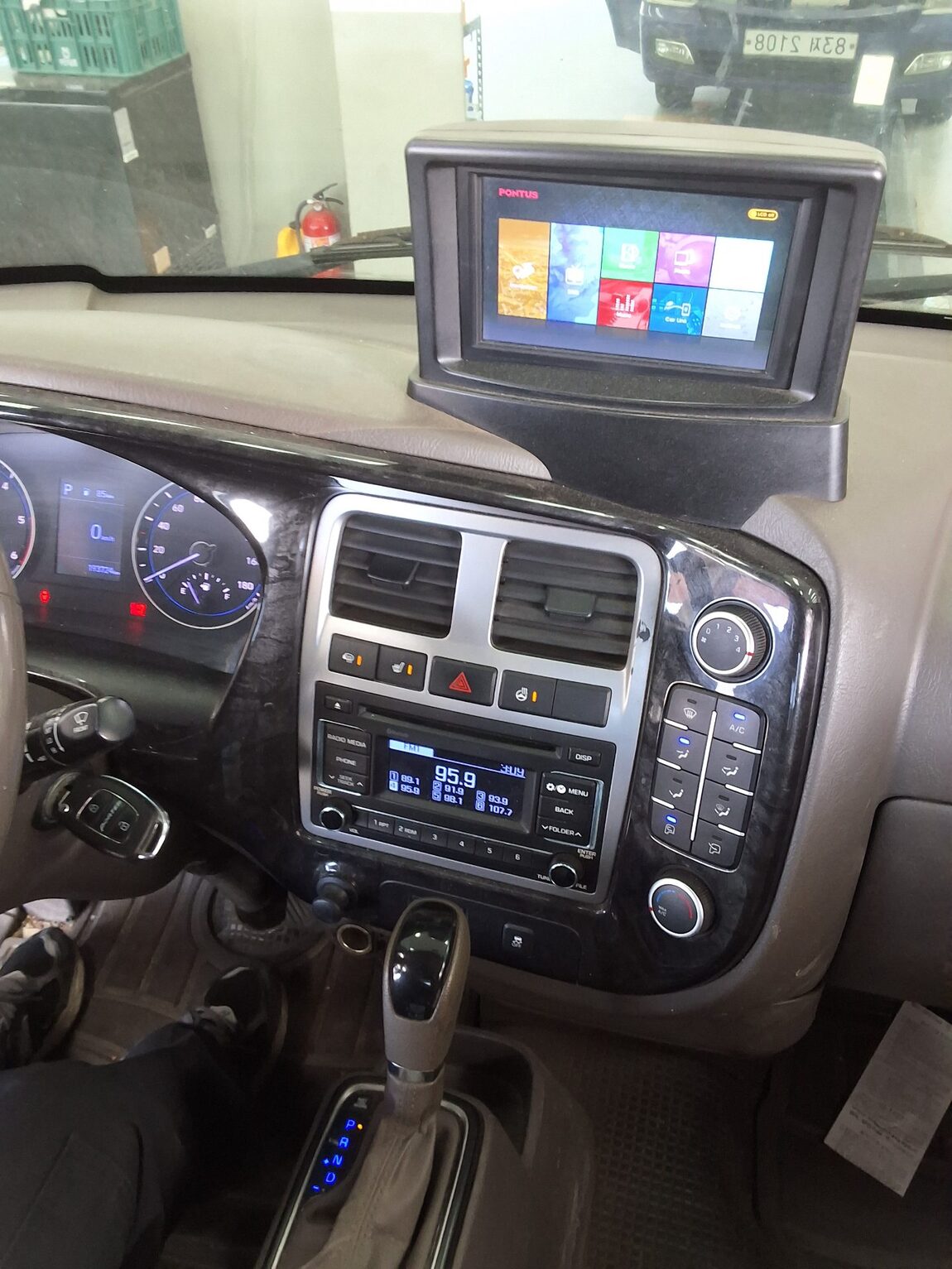 HYUNDAI PORTER II CRDi SUPER CAB EXTRA LONG WHEELBASE MODERN 2020 - zdjęcie 15