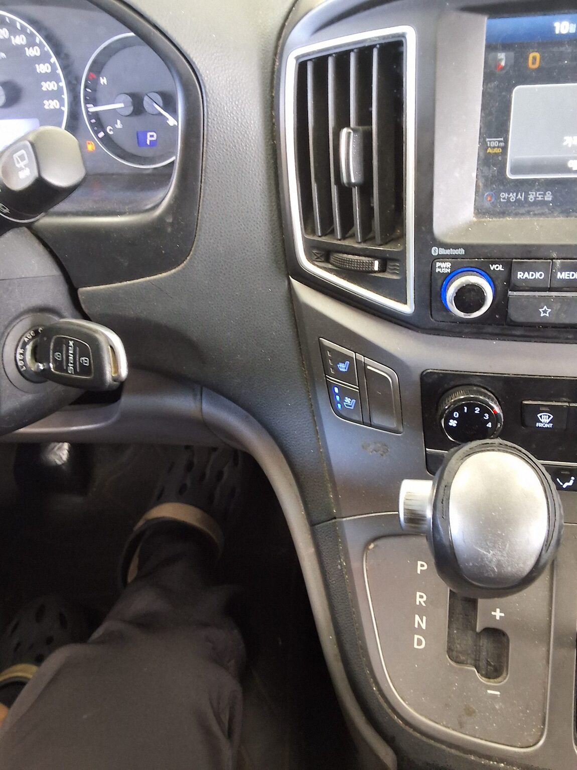 HYUNDAI THE NEW GRAND STAREX 3-SEATER DIESEL VAN SMART 2019 - zdjęcie 17