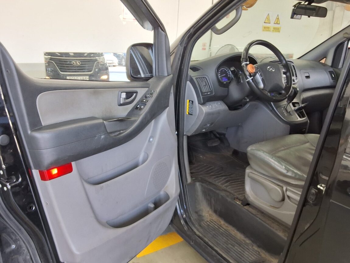 HYUNDAI THE NEW GRAND STAREX 3-SEATER DIESEL VAN SMART 2019 - zdjęcie 10