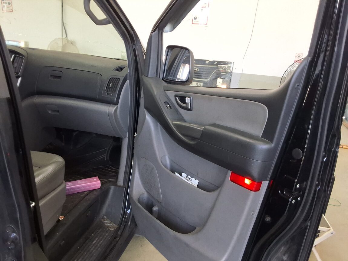 HYUNDAI THE NEW GRAND STAREX 3-SEATER DIESEL VAN SMART 2019 - zdjęcie 14
