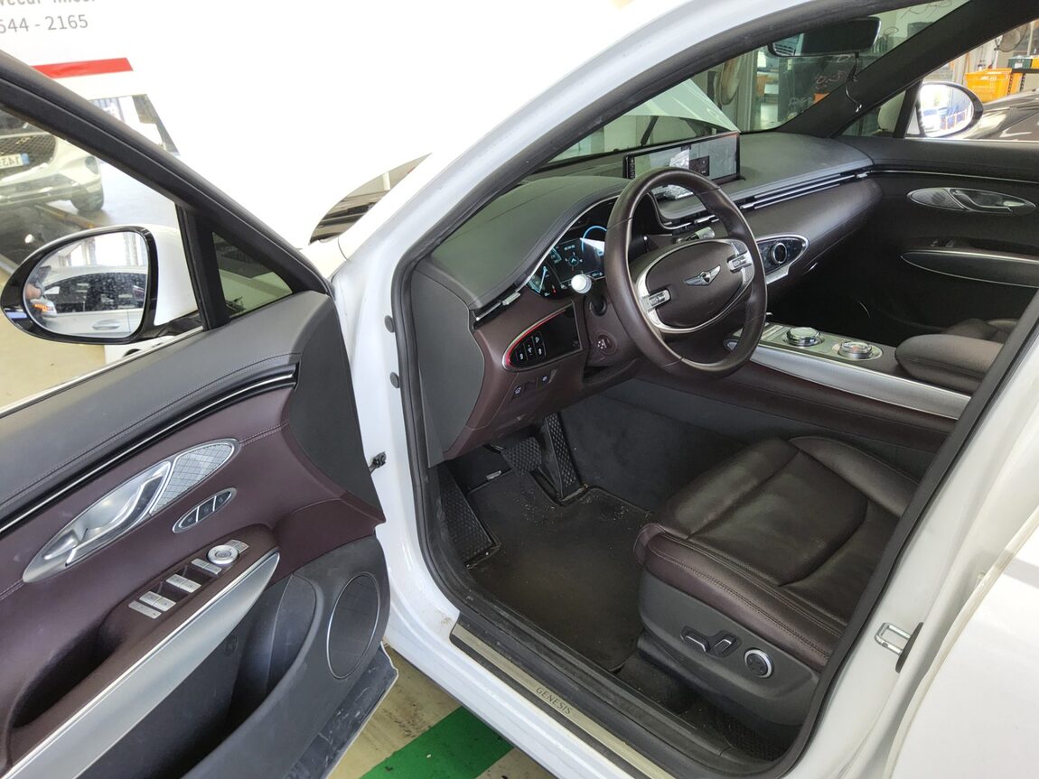 GENESIS GV70 2.2 DIESEL AWD BASE MODEL 2021 - zdjęcie 10