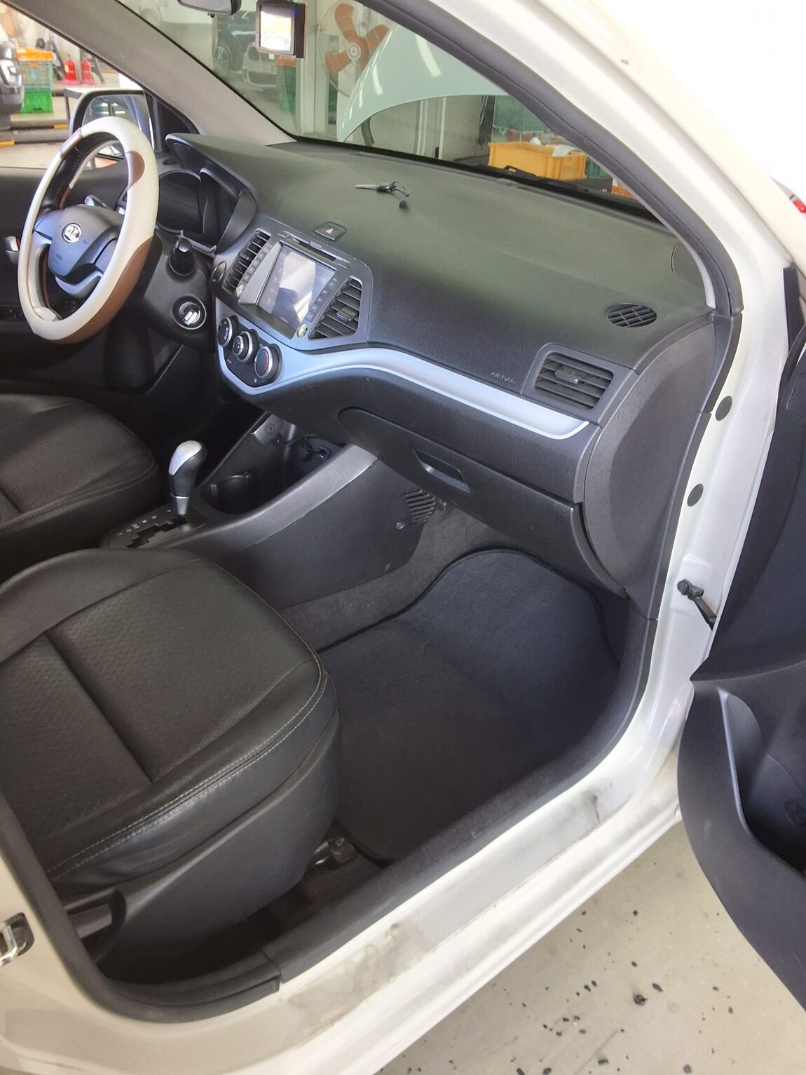 KIA ALL NEW MORNING GASOLINE DELUXE 2015 - zdjęcie 14