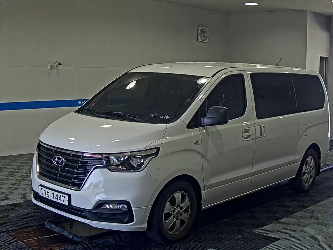 HYUNDAI THE NEW GRAND STAREX 11-SEATER DIESEL SMART 2021 - zdjęcie 2