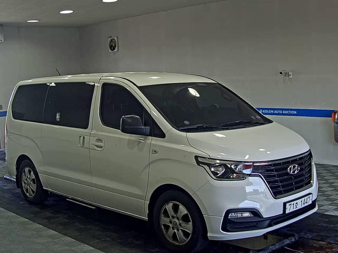 HYUNDAI THE NEW GRAND STAREX 11-SEATER DIESEL SMART 2021 - zdjęcie 3