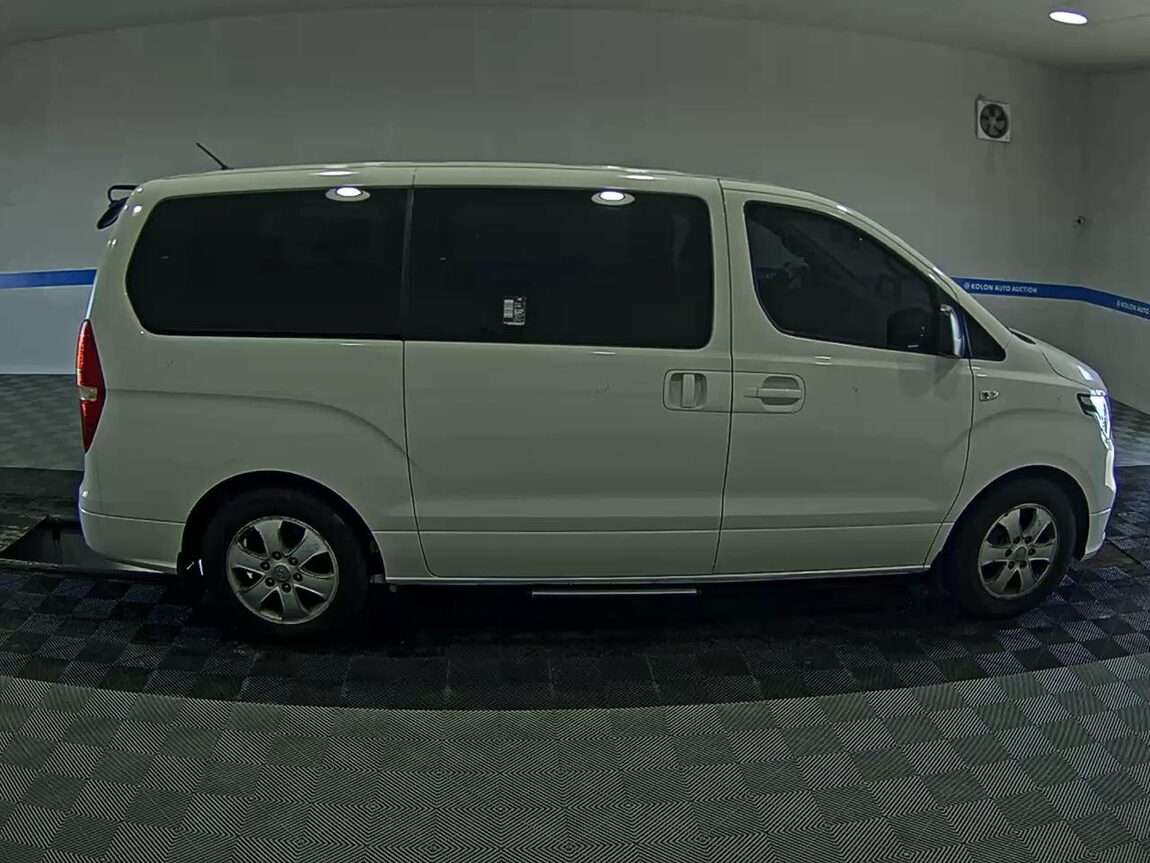 HYUNDAI THE NEW GRAND STAREX 11-SEATER DIESEL SMART 2021 - zdjęcie 4