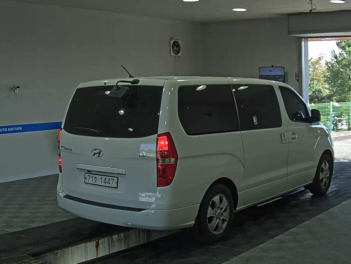 HYUNDAI THE NEW GRAND STAREX 11-SEATER DIESEL SMART 2021 - zdjęcie 5