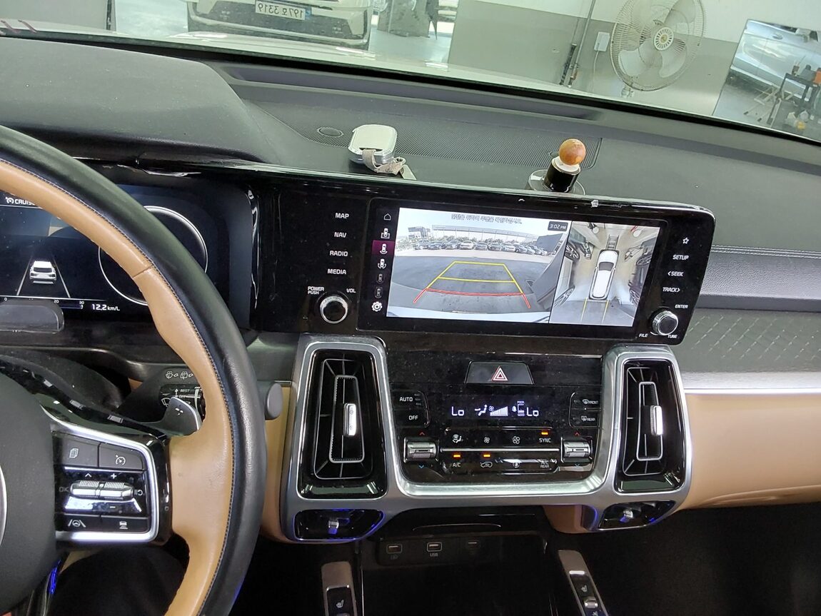 KIA NEW SORENTO (MQ4) 2.5 GASOLINE 2WD SIGNATURE 2023 - zdjęcie 17
