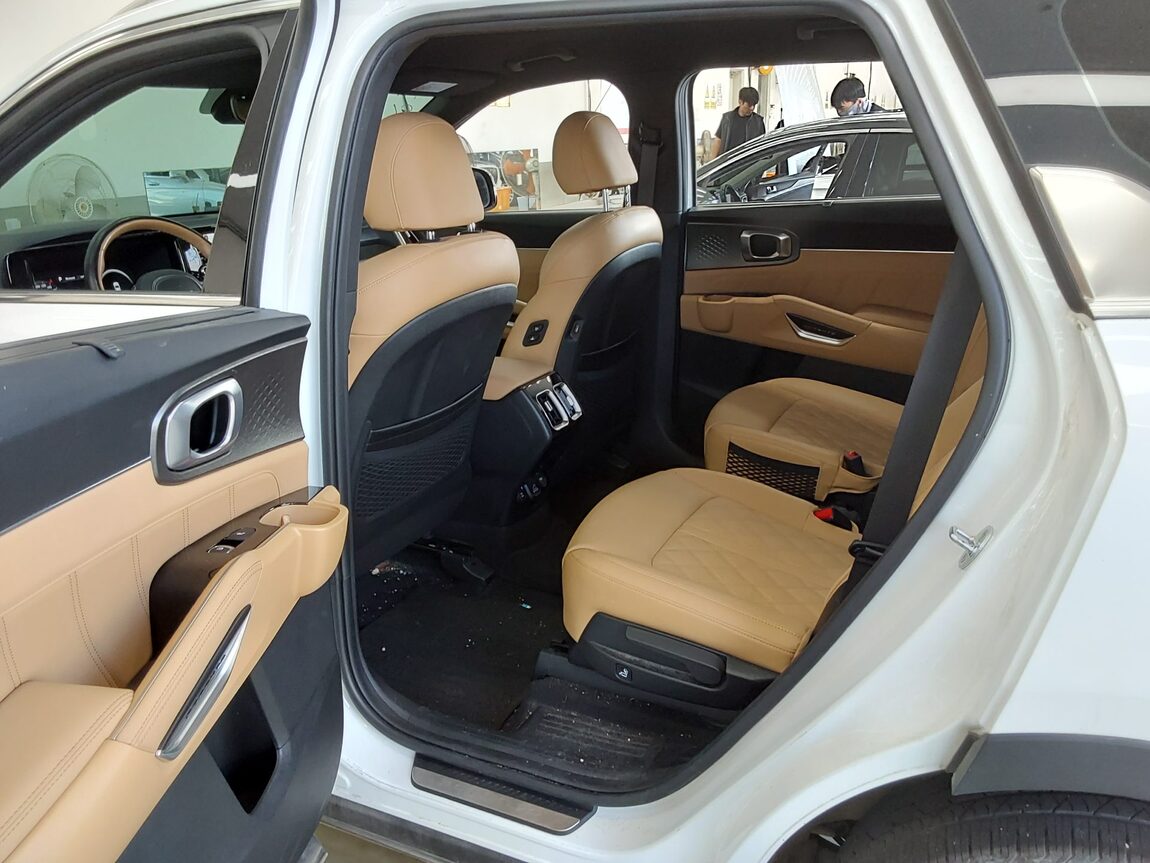 KIA NEW SORENTO (MQ4) 2.5 GASOLINE 2WD SIGNATURE 2023 - zdjęcie 12