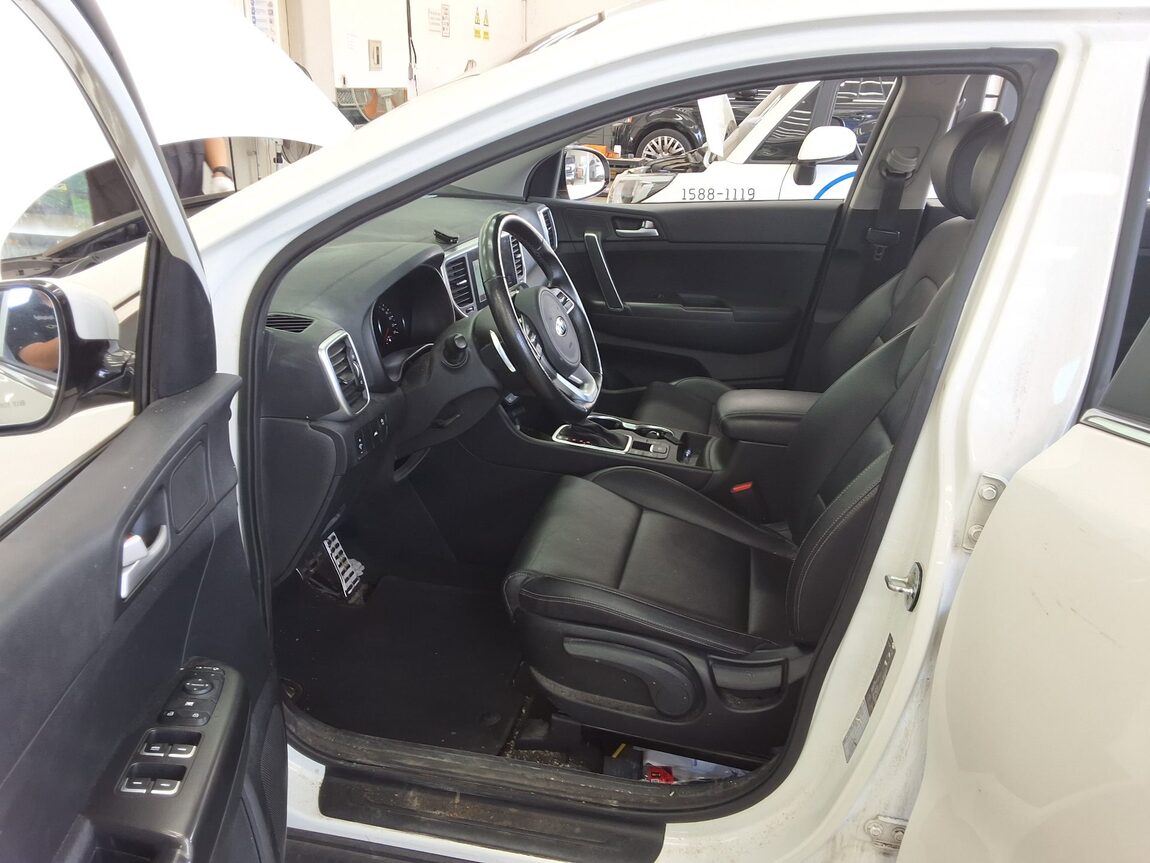 KIA SPORTAGE THE BOLD 1.6 DIESEL 2WD TRENDY 2022 - zdjęcie 10