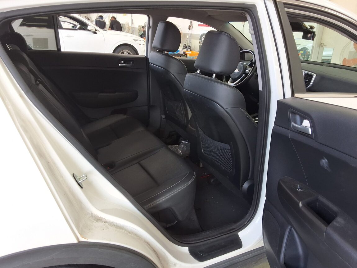 KIA SPORTAGE THE BOLD 1.6 DIESEL 2WD TRENDY 2022 - zdjęcie 13