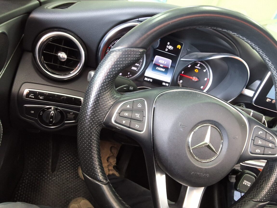 MERCEDES-BENZ C-CLASS (4TH GEN) C220 CDI BLUETEC AVANTGARDE 2015 - zdjęcie 23