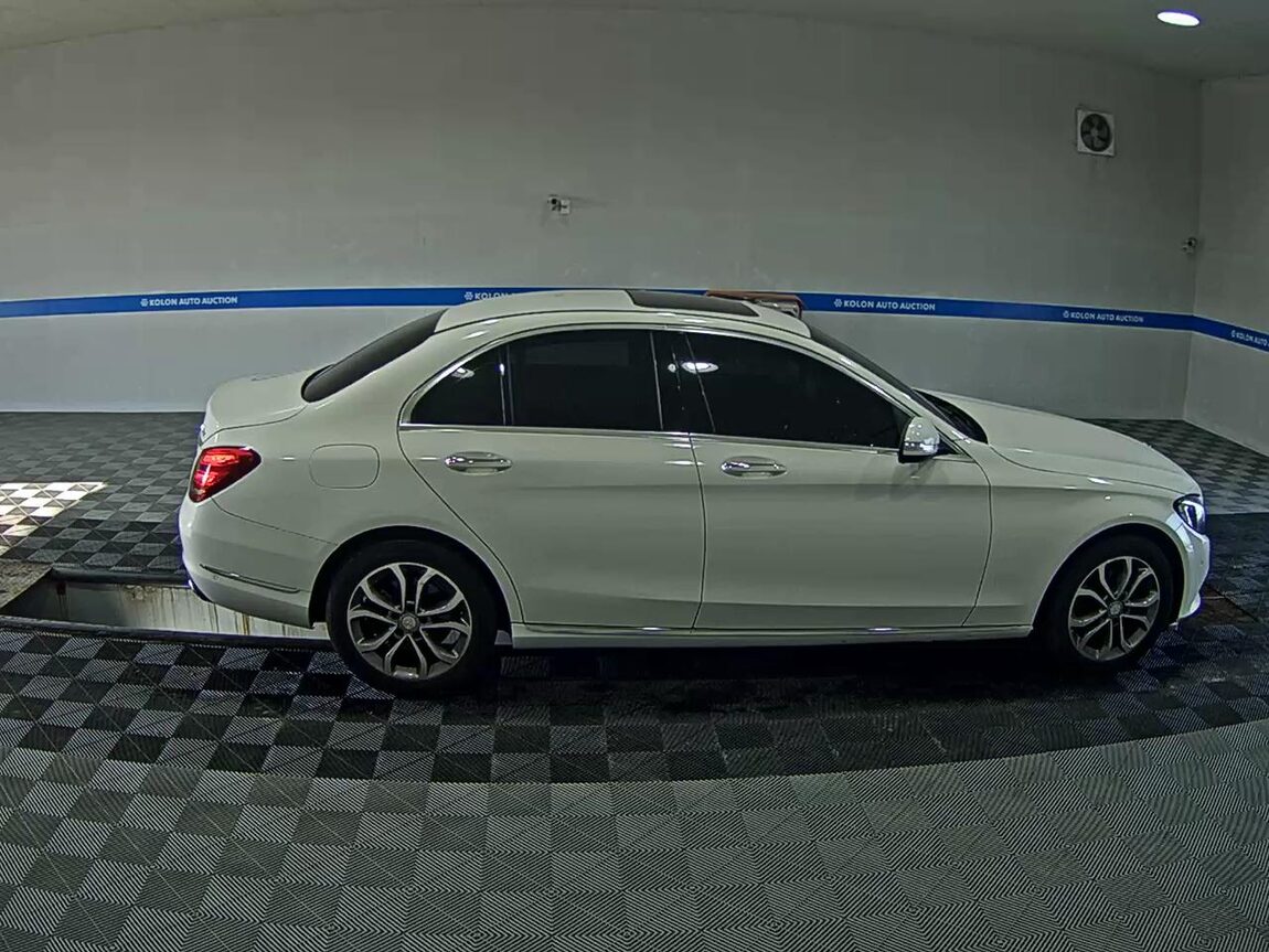 MERCEDES-BENZ C-CLASS (4TH GEN) C220 CDI BLUETEC AVANTGARDE 2015 - zdjęcie 4