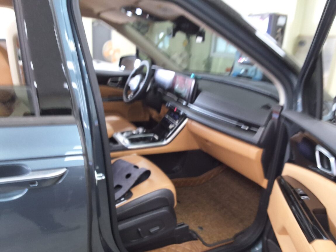 KIA NEW CARNIVAL (KA4) 9-SEATER GASOLINE SIGNATURE 2023 - zdjęcie 15