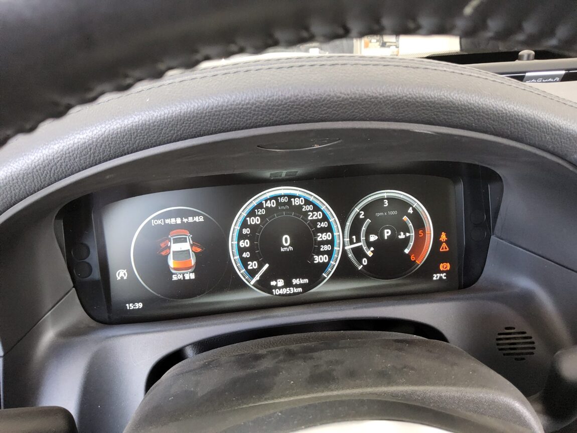 JAGUAR XF (2ND GEN) 2.0 20D AWD PRESTIGE 2018 - zdjęcie 9