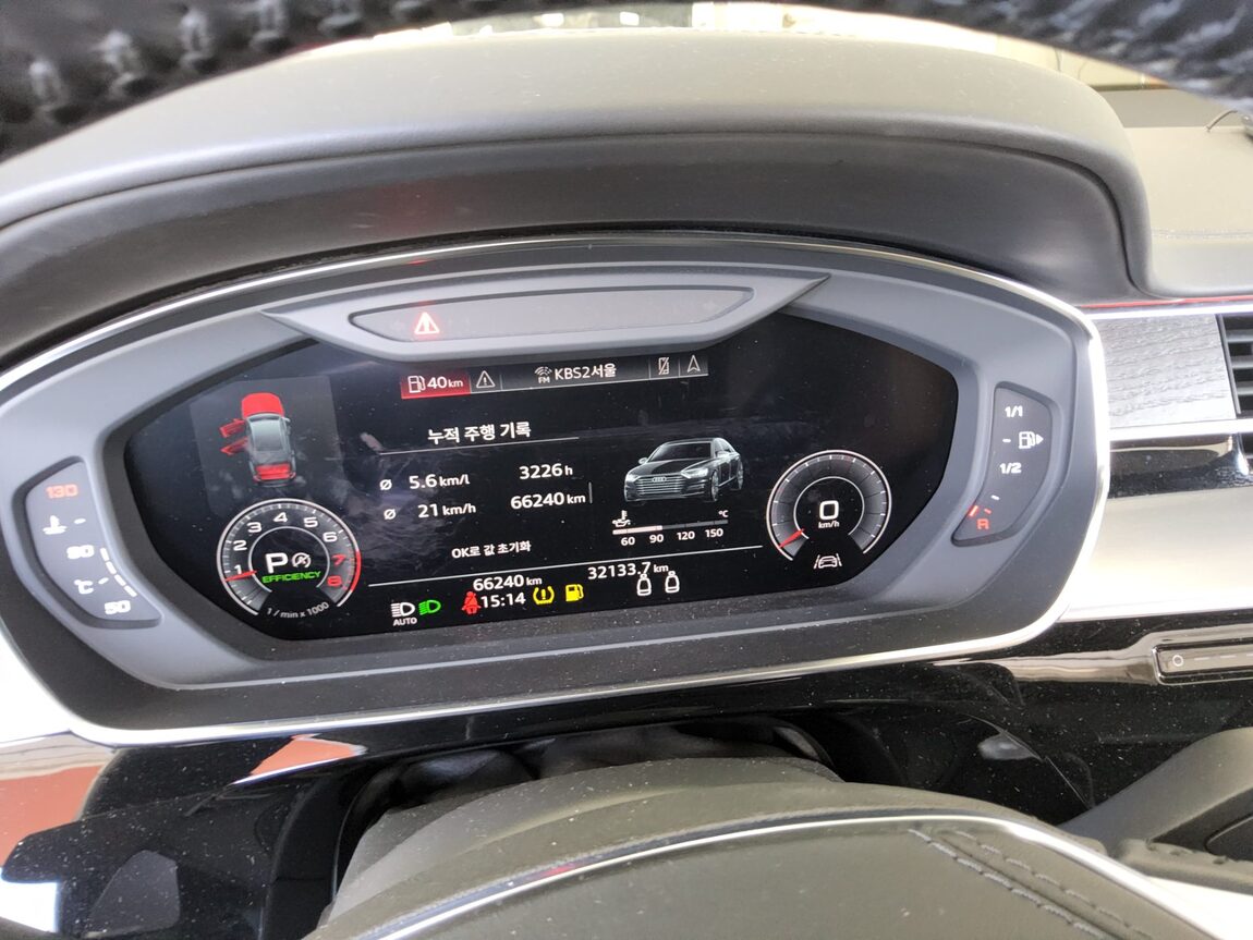 AUDI A8 (4TH GEN) L 60 TFSI QUATTRO 2020 - zdjęcie 9