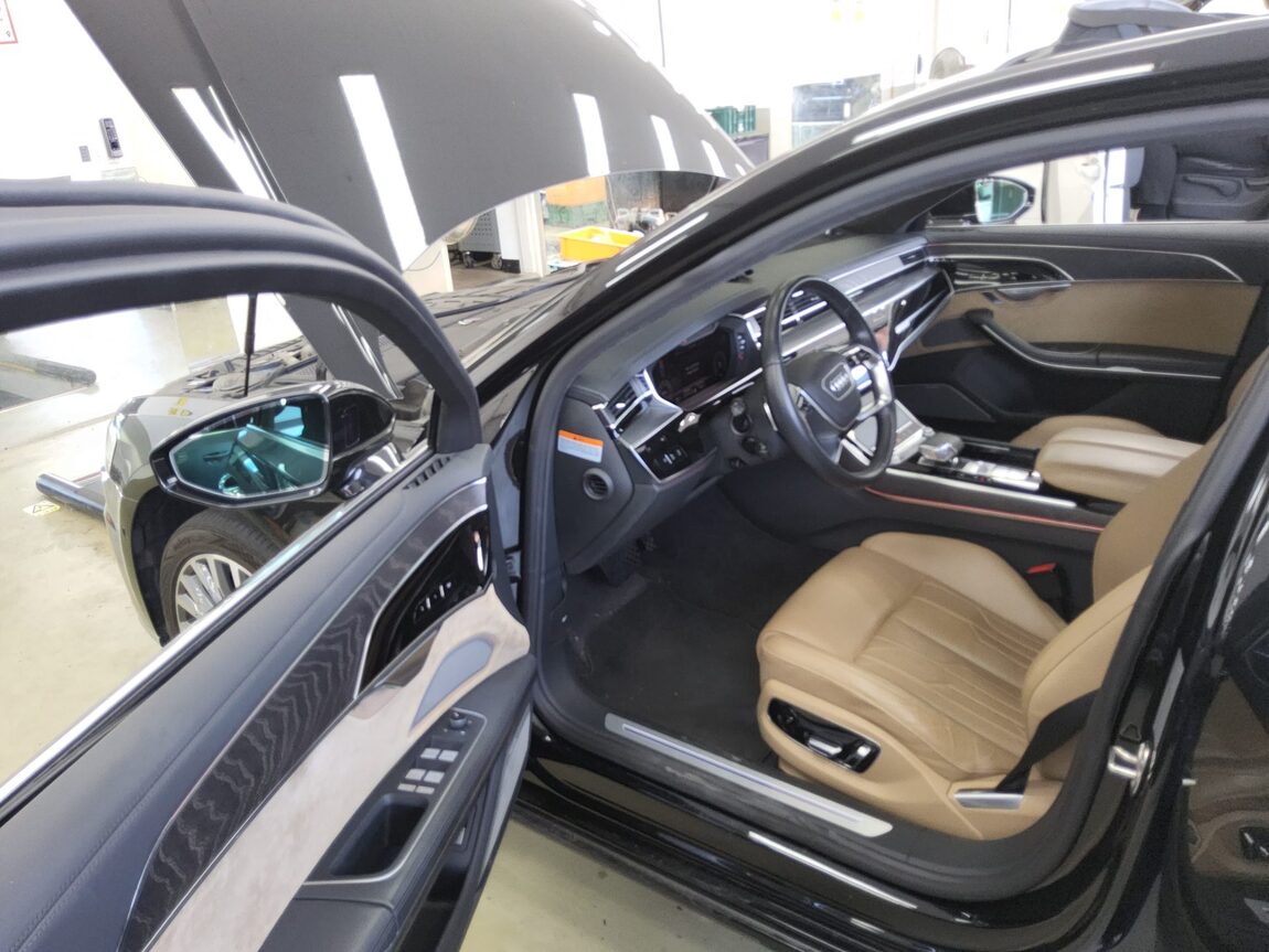 AUDI A8 (4TH GEN) L 60 TFSI QUATTRO 2020 - zdjęcie 10