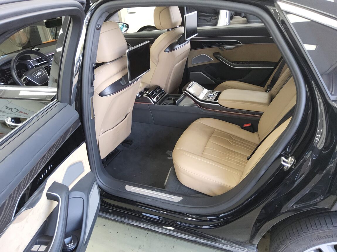 AUDI A8 (4TH GEN) L 60 TFSI QUATTRO 2020 - zdjęcie 12