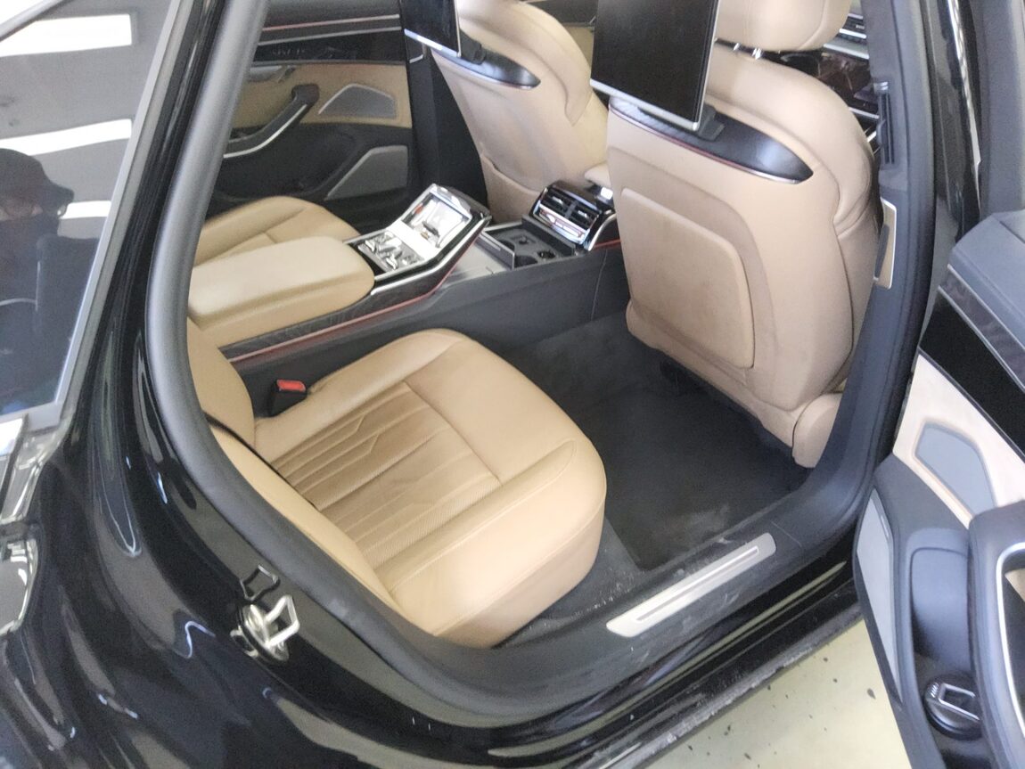 AUDI A8 (4TH GEN) L 60 TFSI QUATTRO 2020 - zdjęcie 13