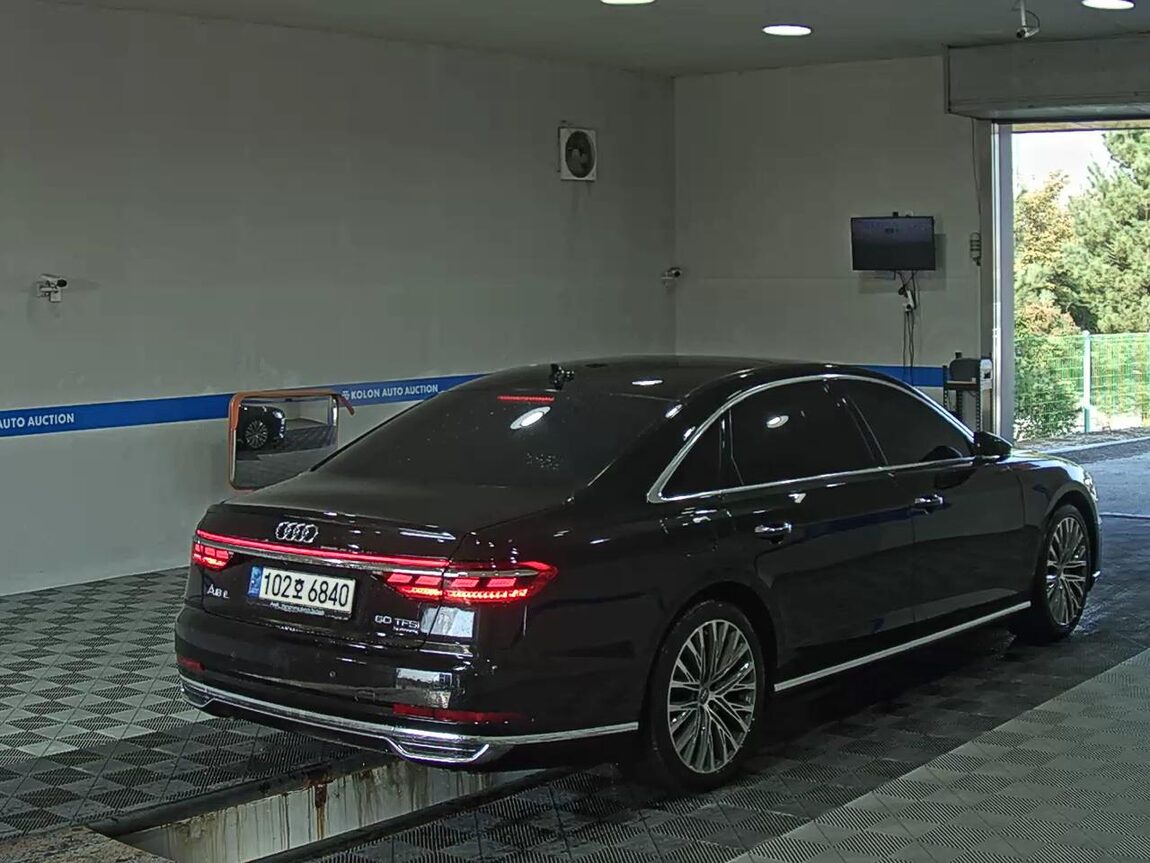 AUDI A8 (4TH GEN) L 60 TFSI QUATTRO 2020 - zdjęcie 5